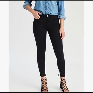 AEO Black High-Waisted Jegging